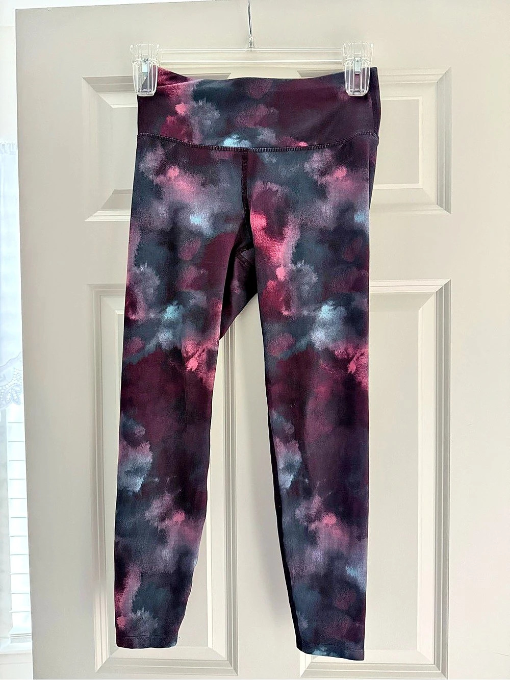 Abstract Leggings in Black & Pink